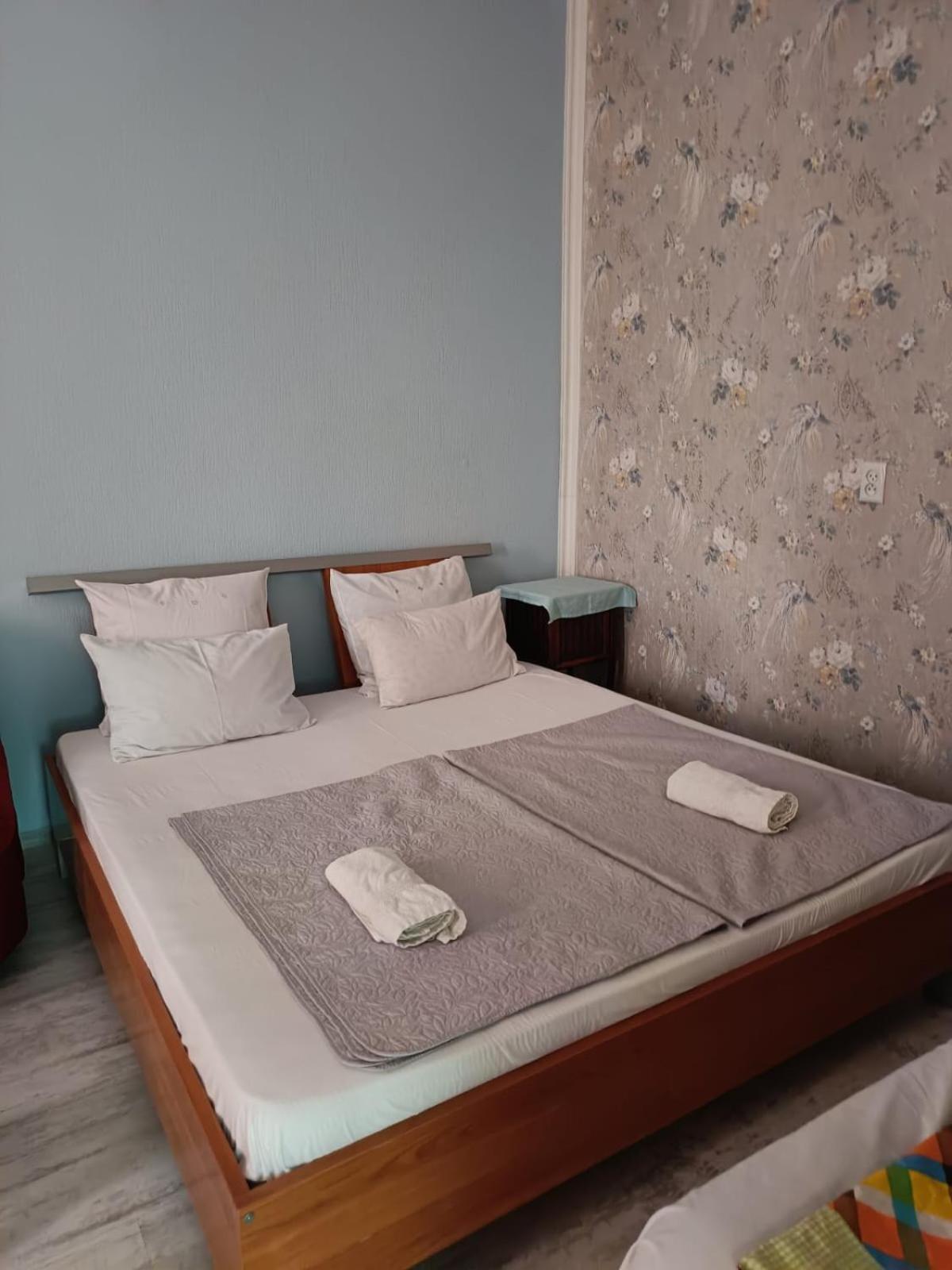 Guest House Nise Tbilisi Eksteriør billede