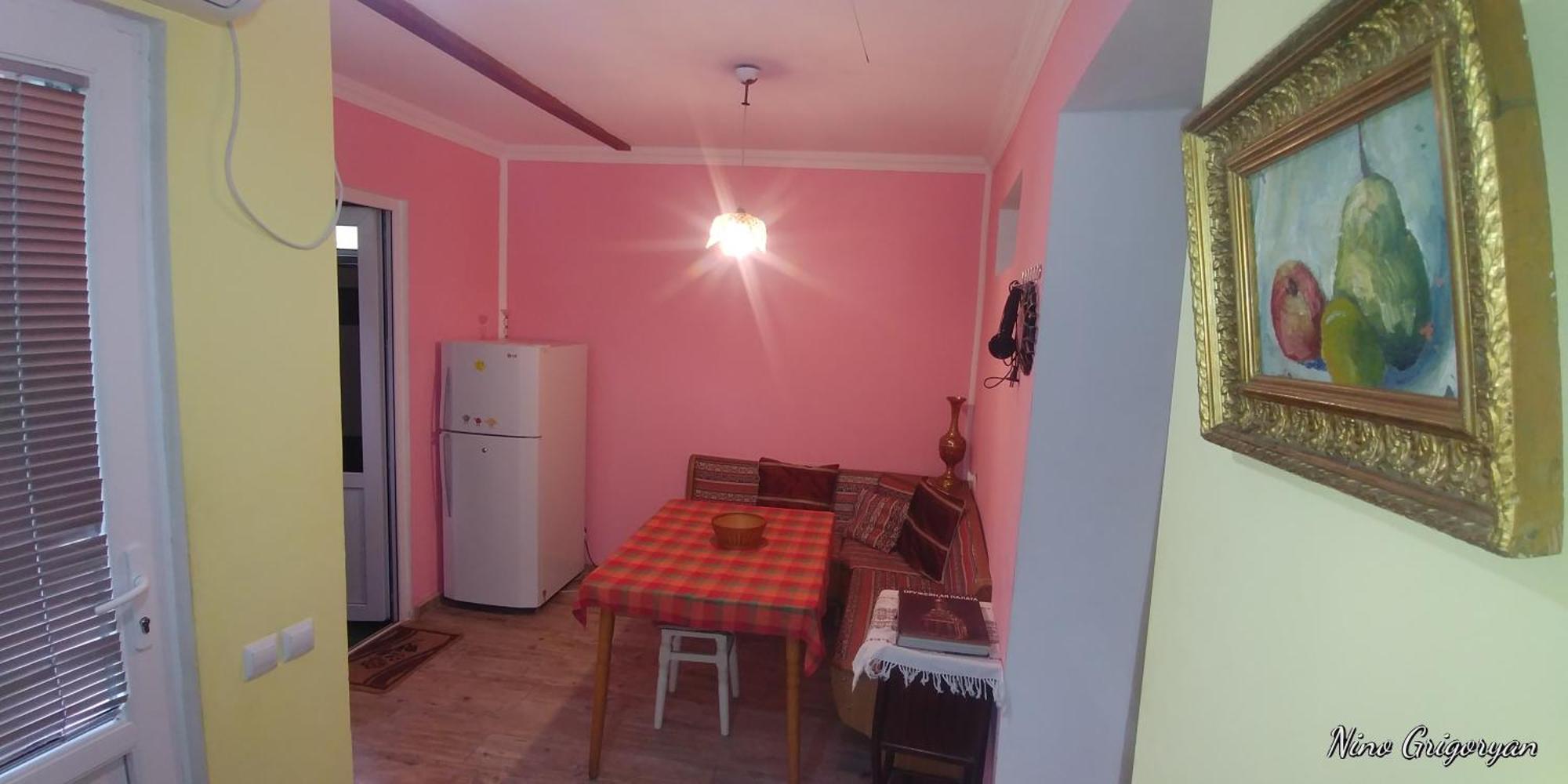 Guest House Nise Tbilisi Eksteriør billede
