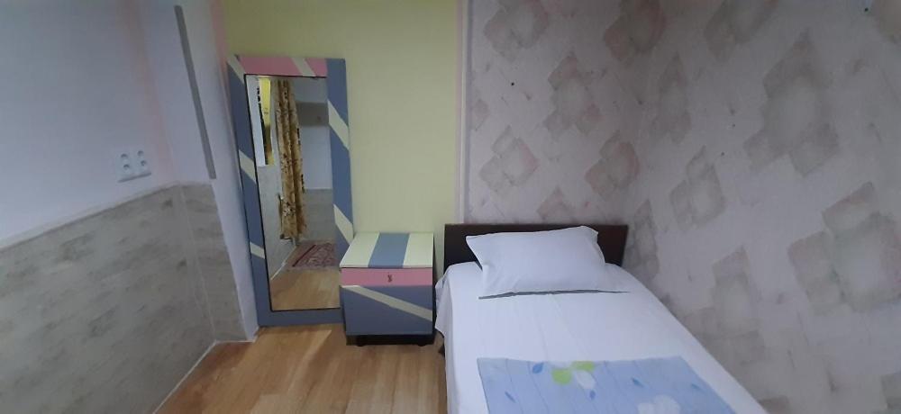 Guest House Nise Tbilisi Eksteriør billede