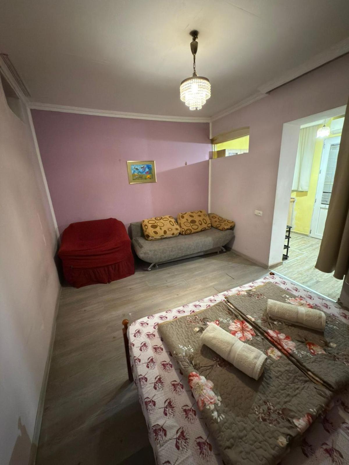 Guest House Nise Tbilisi Eksteriør billede
